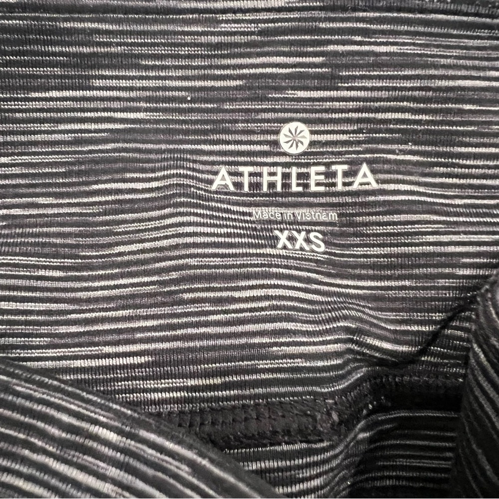 Athleta cropped split back leggings - Picture 4 of 5